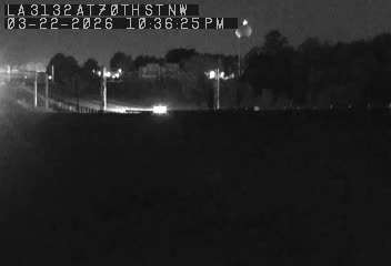 LA 3132 at 70th St live webcam